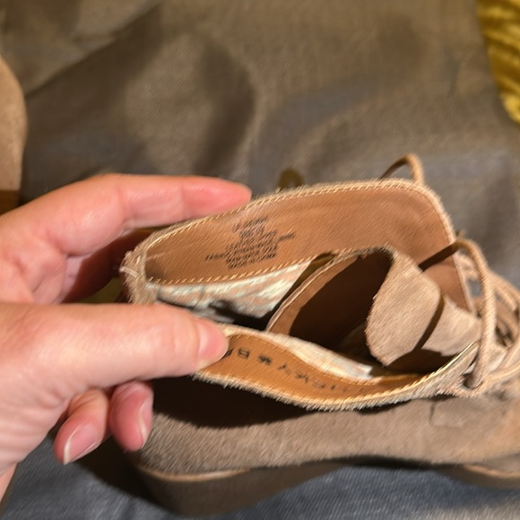 Lucky Brand suede booties - Picture 7 of 8